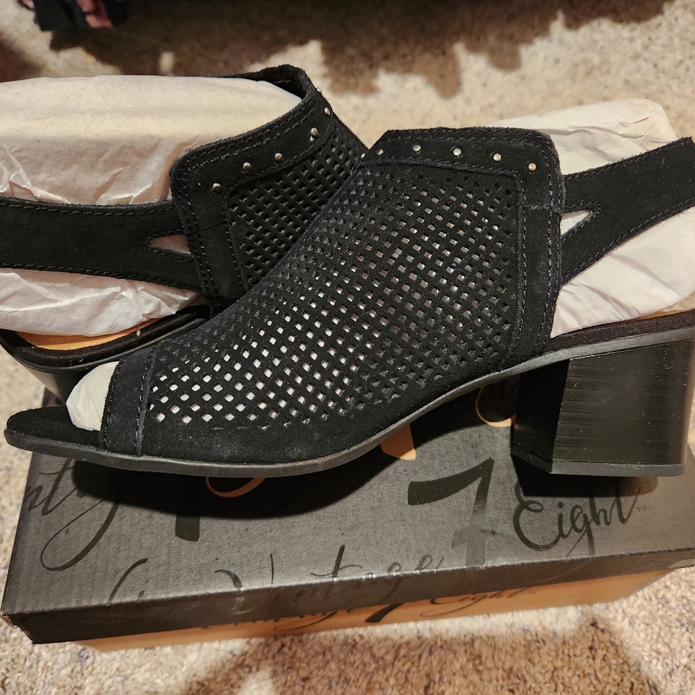 Vintage 7 Black  Sandals